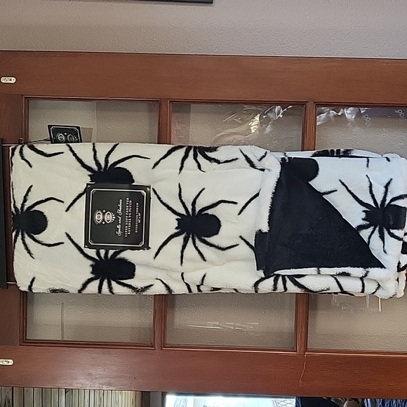 Halloween spider oversized throw - Picture 1 of 4
